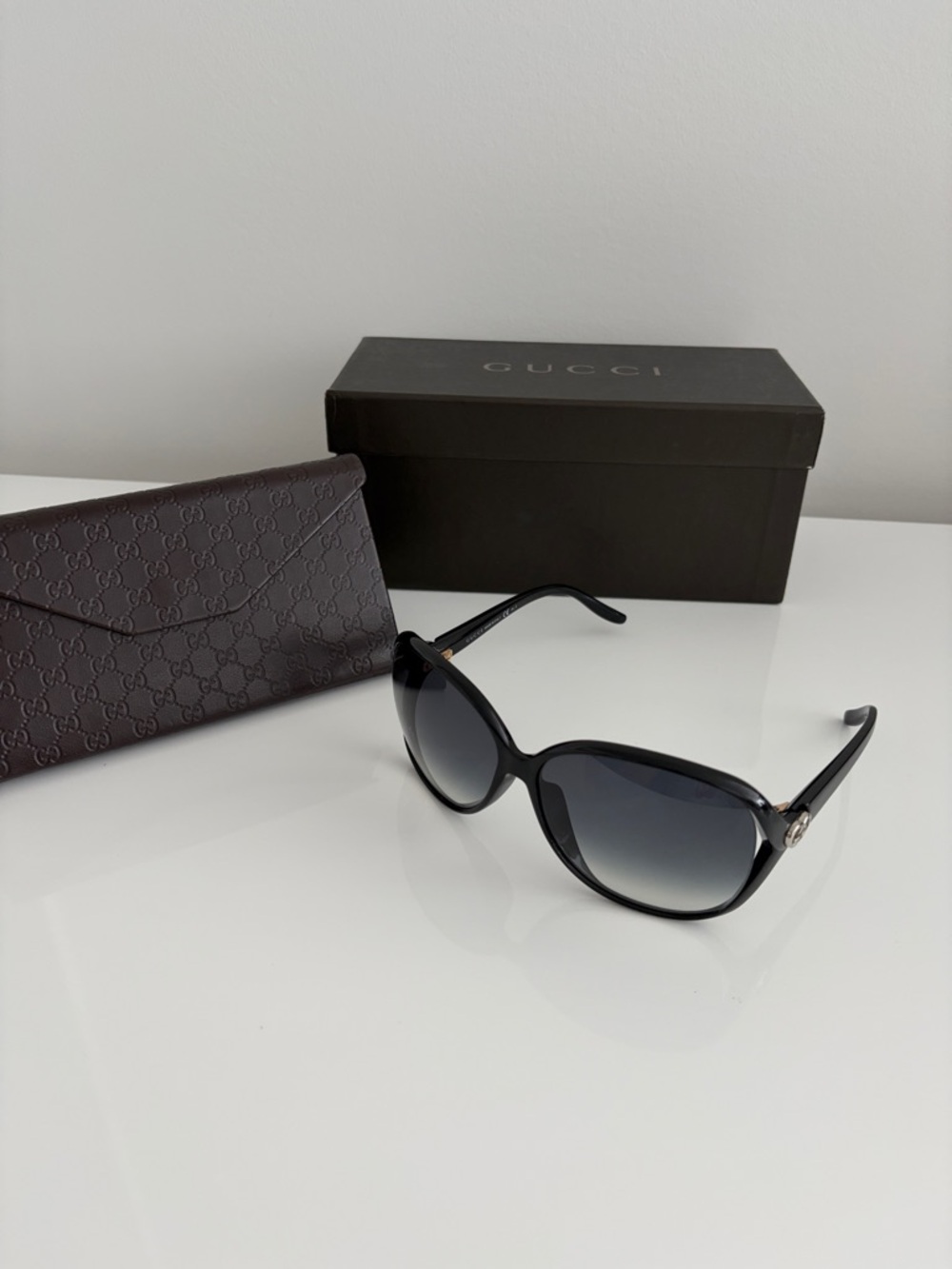 💯 Authentic Gucci Black Women's Sunglasses with Gradient Lenses